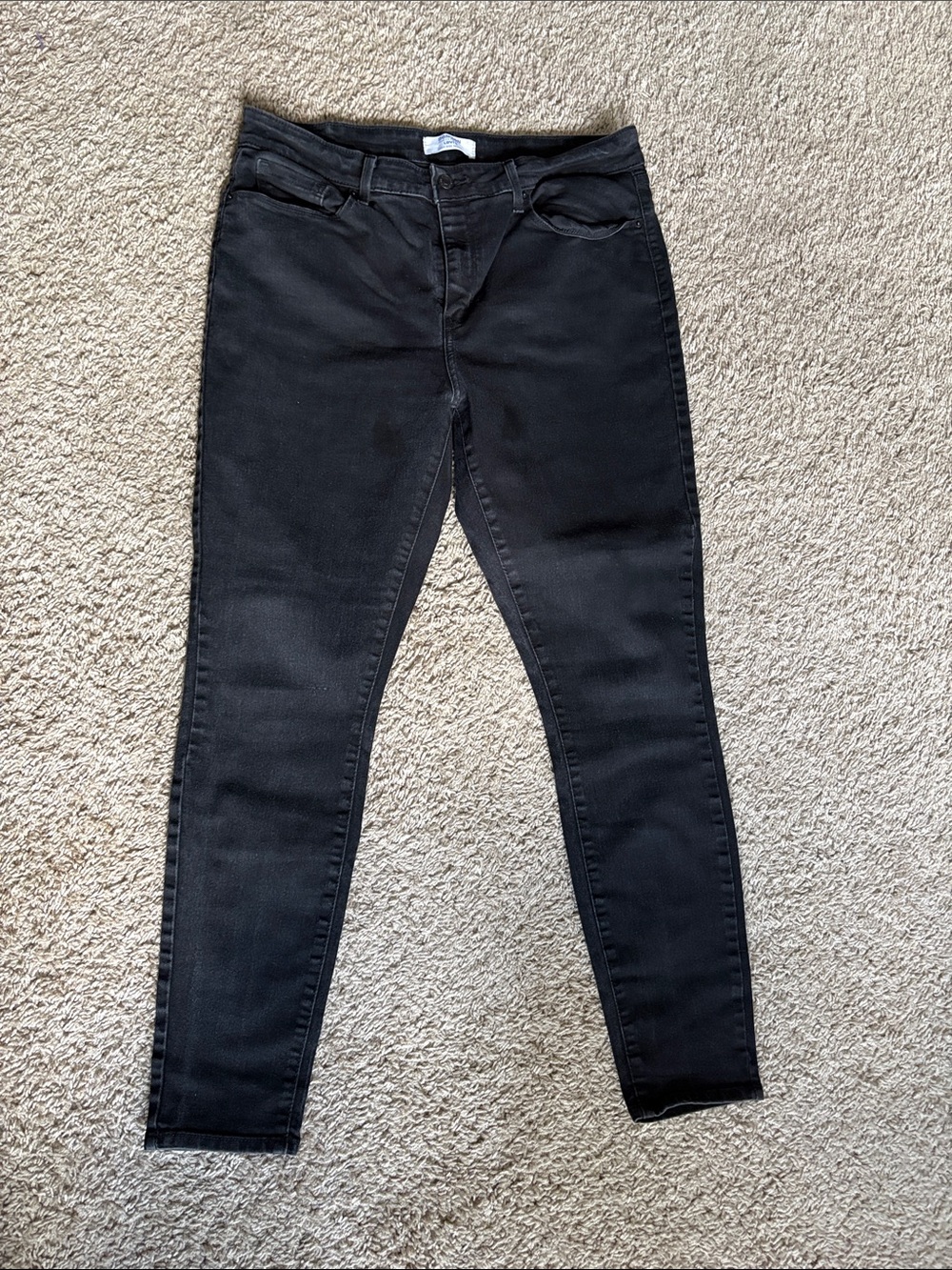 Levi's Black Skinny Jeans - Classic Slim Fit